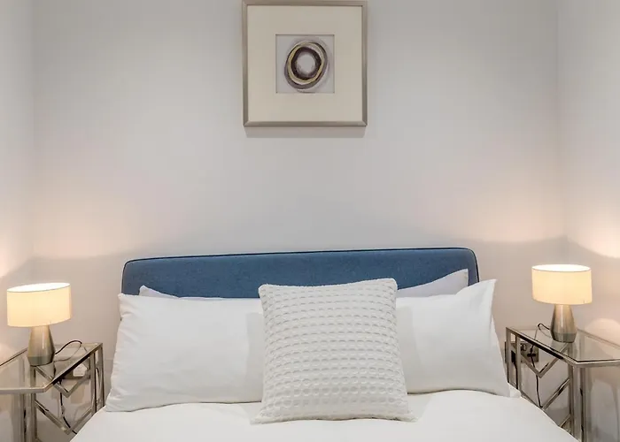 Pass The Keys 40C 2 Bed Celosia Beautiful Town Centre Apartment