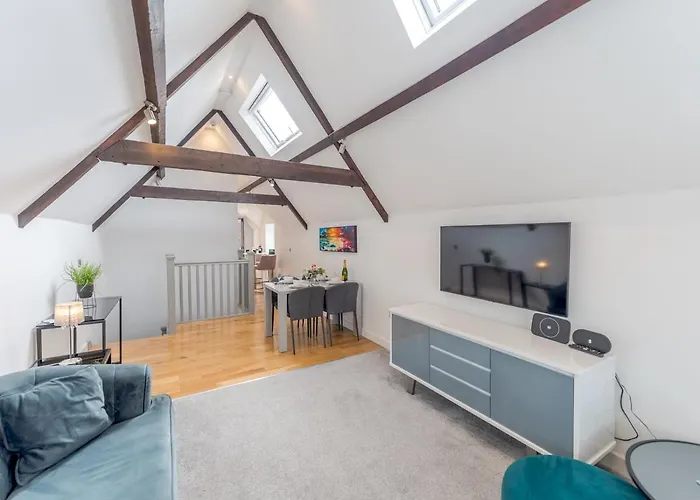 Pass The Keys 40C 2 Bed Celosia Beautiful Town Centre Apartment