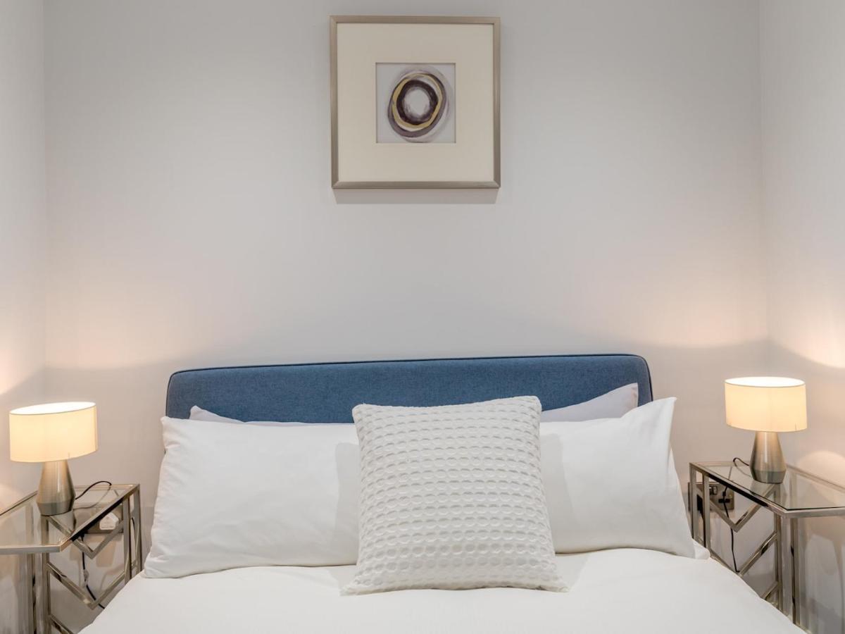 Pass The Keys 40c 2 Bed Celosia Beautiful Town Centre