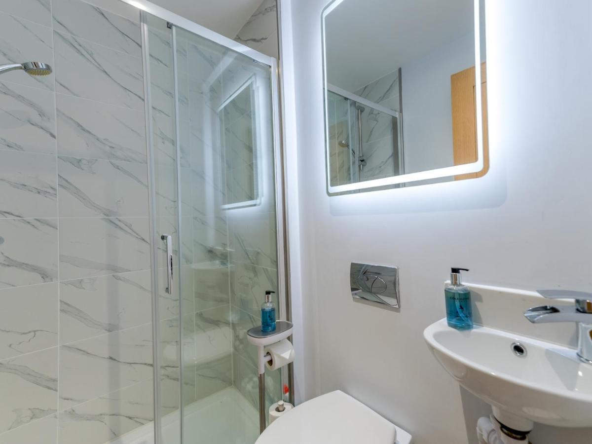 Pass The Keys 40c 2 Bed Celosia Beautiful Town Centre * Shrewsbury