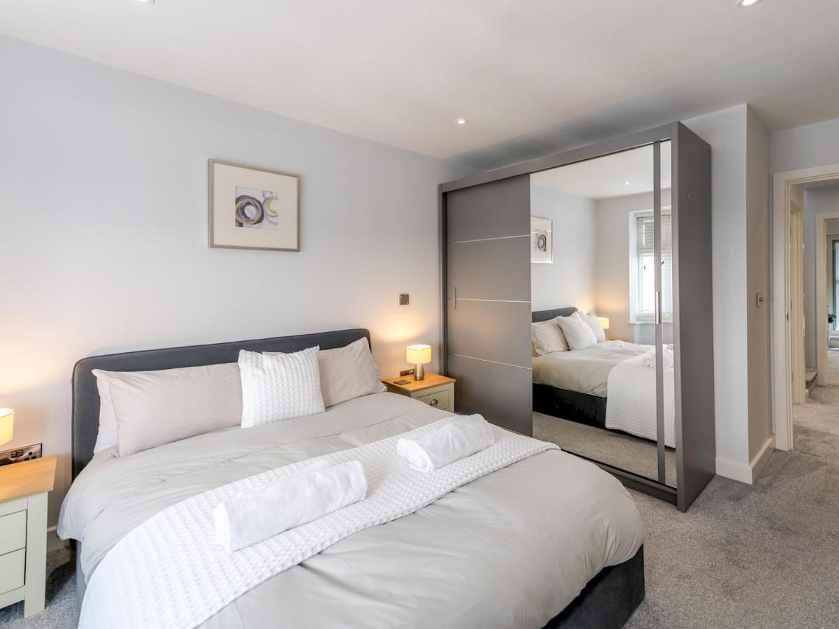 Apartment Pass The Keys 40c 2 Bed Celosia Beautiful Town Centre