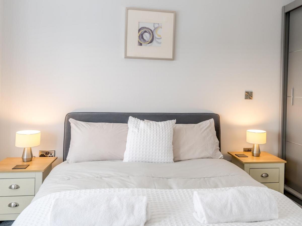 Pass The Keys 40c 2 Bed Celosia Beautiful Town Centre