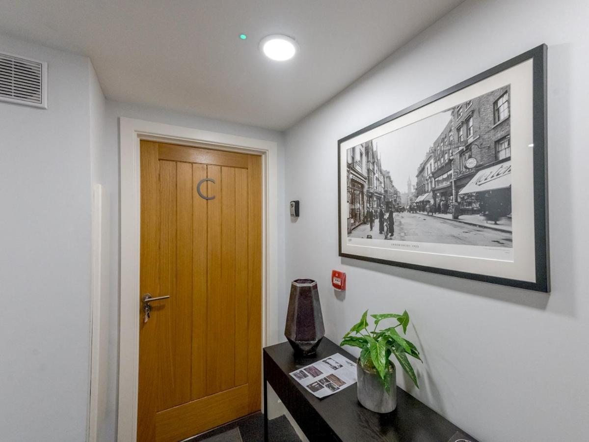 Pass The Keys 40c 2 Bed Celosia Beautiful Town Centre Apartment *