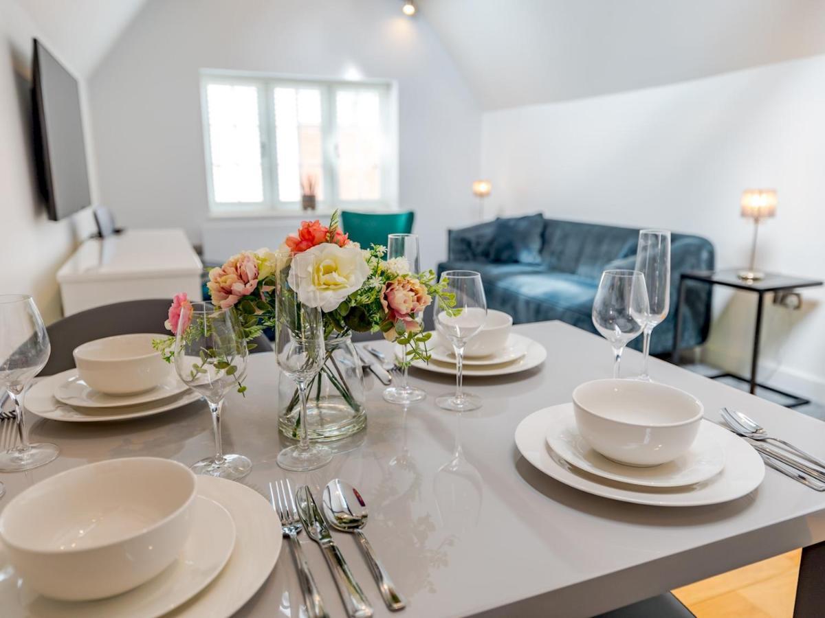 Pass The Keys 40c 2 Bed Celosia Beautiful Town Centre Apartment *